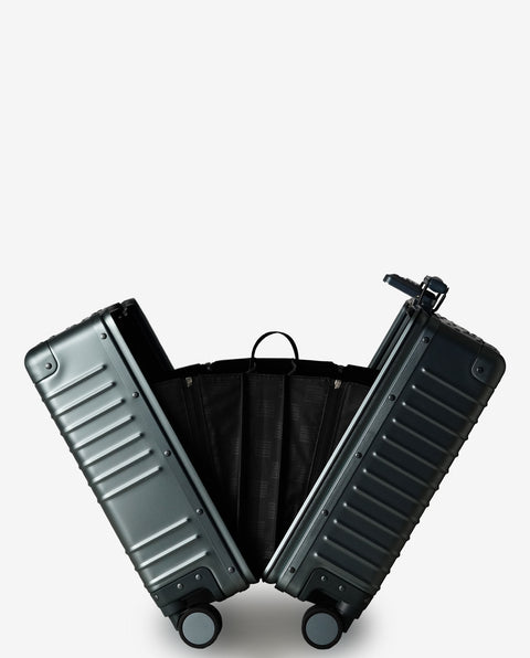 INV1611STP Sadona Sage Grey 42L Middle