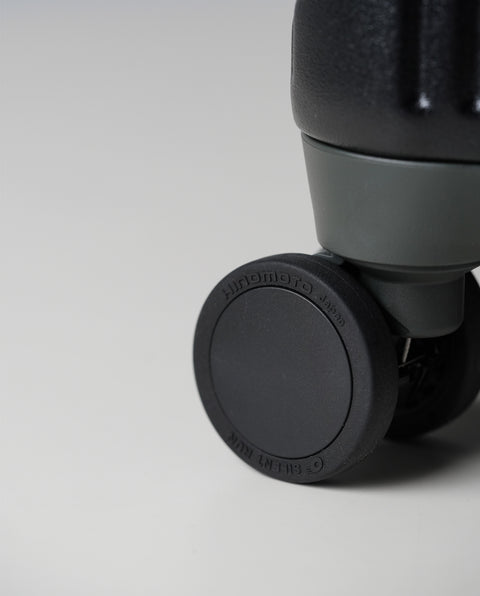 INV550DOR Mad Black 45L Middle