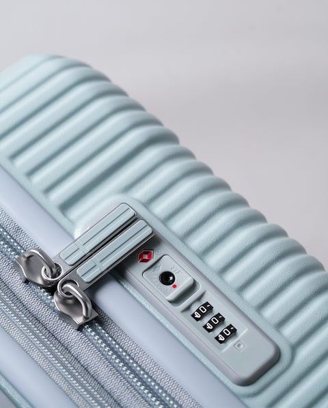 INV43EX Pale Blue 38L->43L Expandable