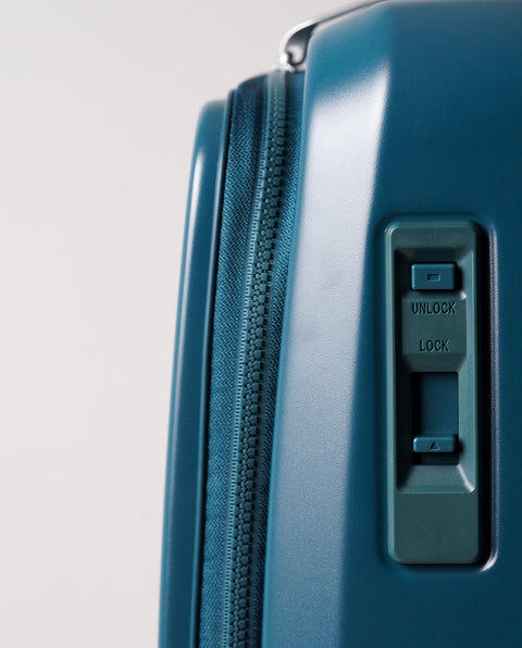 INV111 Forest Green 38L Cabin