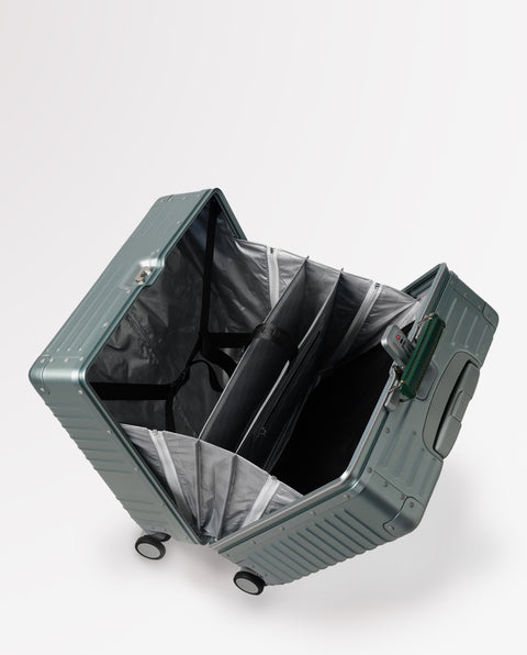 INV1611STP Cool Gray 42L Middle