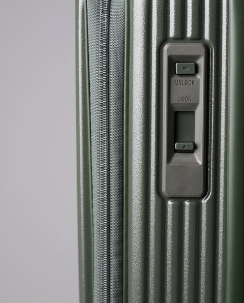 INV30 Matte Khaki 21L Coin-Locker