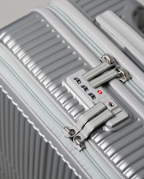 INV20 Silver Sand 33L Cabin