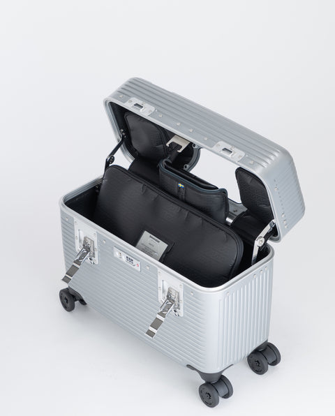 IP-102 Hairline Silver 30L Pilot Size
