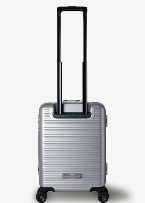 IP-105 Hairline Silver 40L Cabin