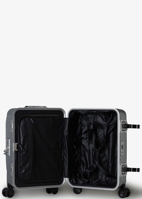 IP-105 Hairline Silver 40L Cabin