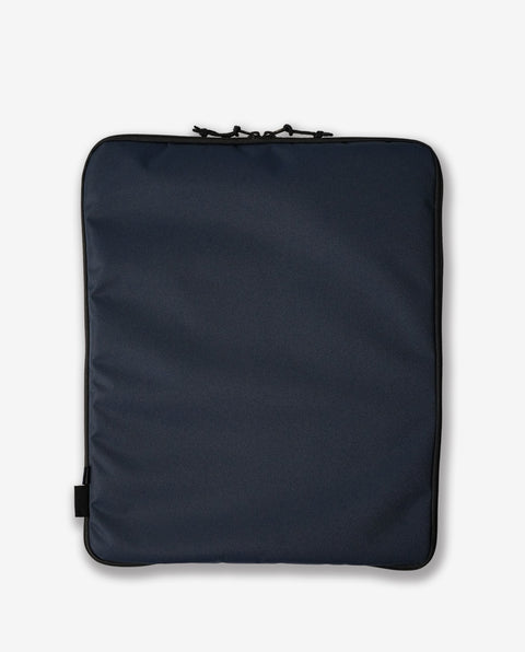 INT8LN Navy/Black Compact Garment Bag