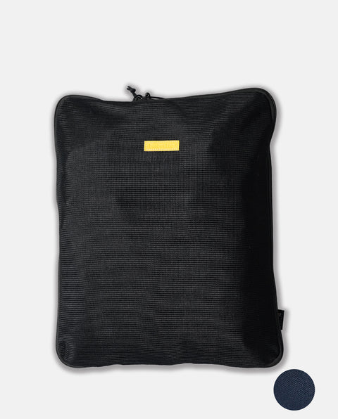 INT8LN Navy/Black Compact Garment Bag
