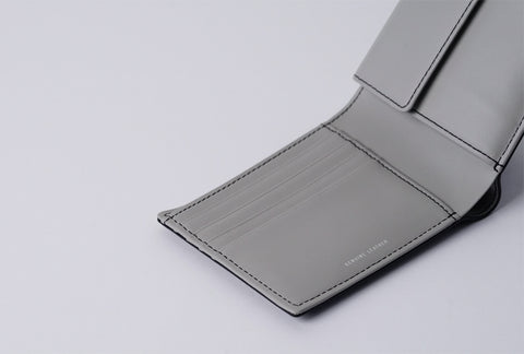INW37 White Bifold Wallet
