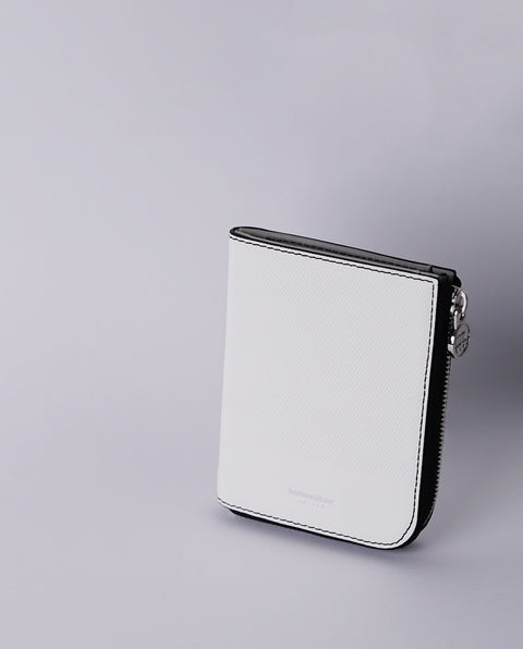 INW27 White Half Zip Wallet