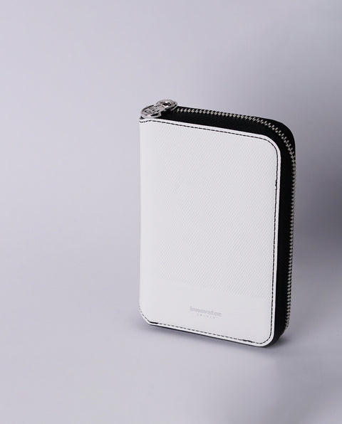 INW42 White Round Fastener Wallet M