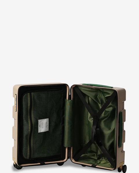 IW33 Coyote 39L Cabin