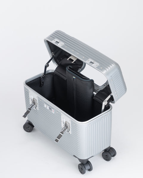 IP-102 Hairline Silver 30L Pilot Size