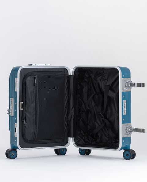 IP-105 Lyons Blue 40L Cabin